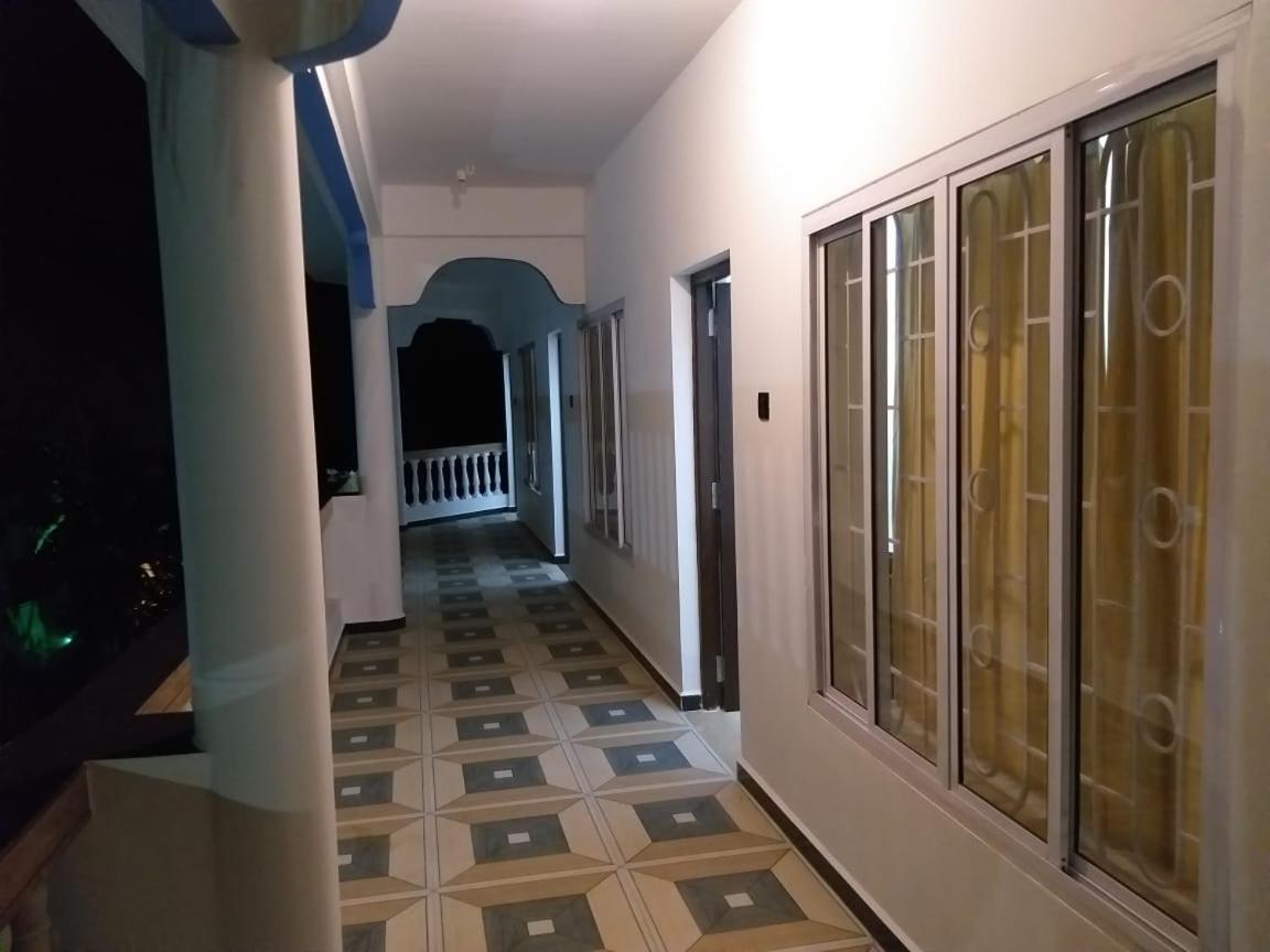Oasis Beach Resort 아곤다 외부 사진