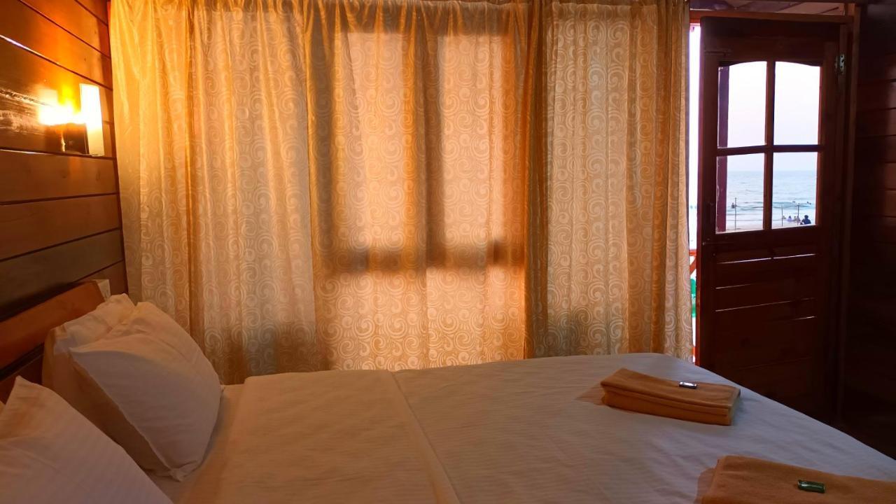 Oasis Beach Resort 아곤다 외부 사진